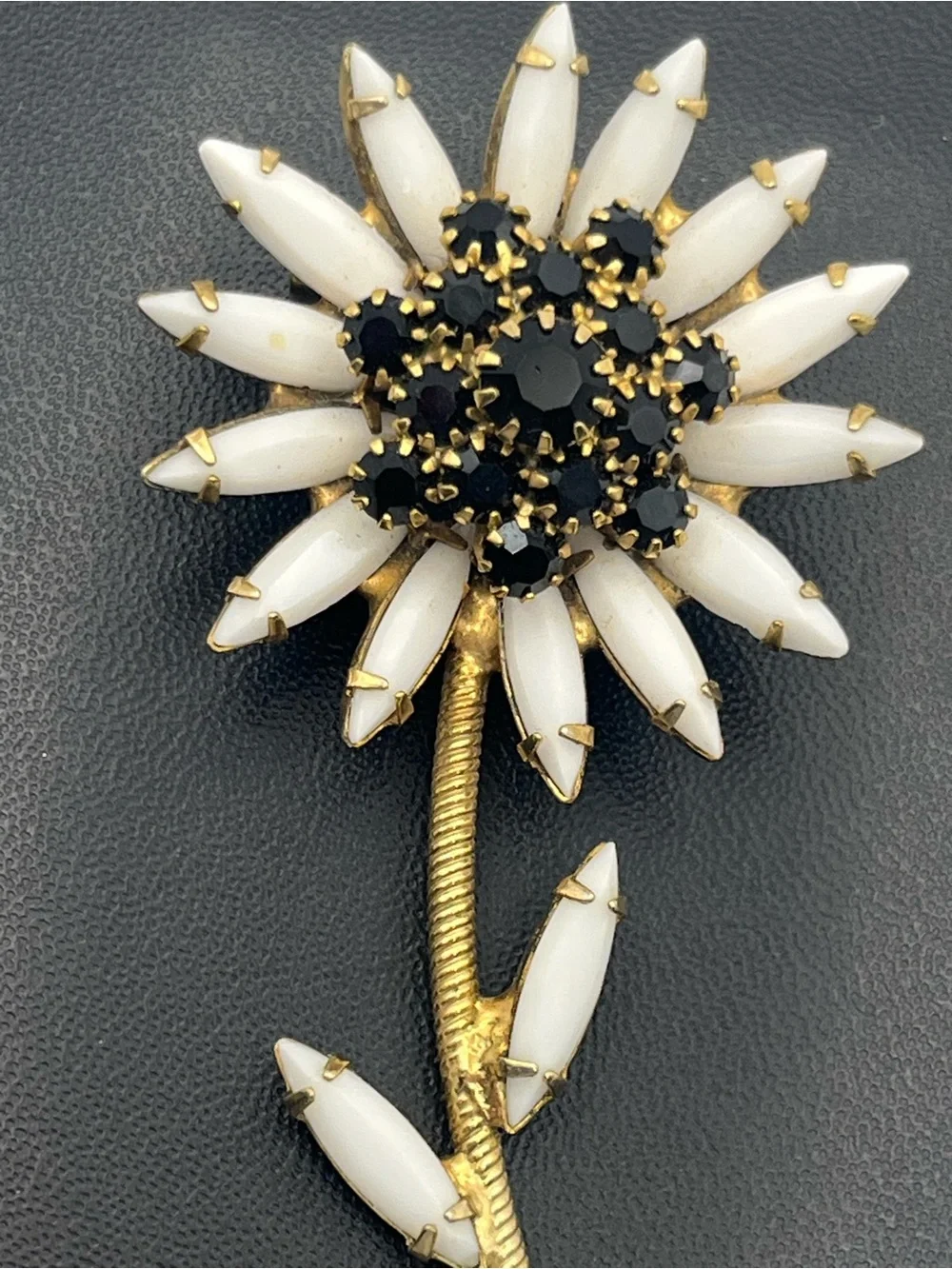 White milk glass black rhinestone daisy flower gold tone brooch pin vintage
